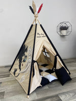 Tenda teepee per bambini dipinta a mano con tema Dragon Trainer, personalizzabile con nome, in cotone traspirante con pali in legno di tiglio