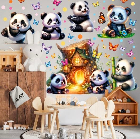 Stickers da muro con panda che mangia bambù e farfalle viola, arancioni e blu, decorazione vivace per la stanza dei giochi.