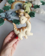 Giostrina musicale culla personalizzata dinosauro cucito a mano in feltro, cerchio legno carillon cameretta neonato