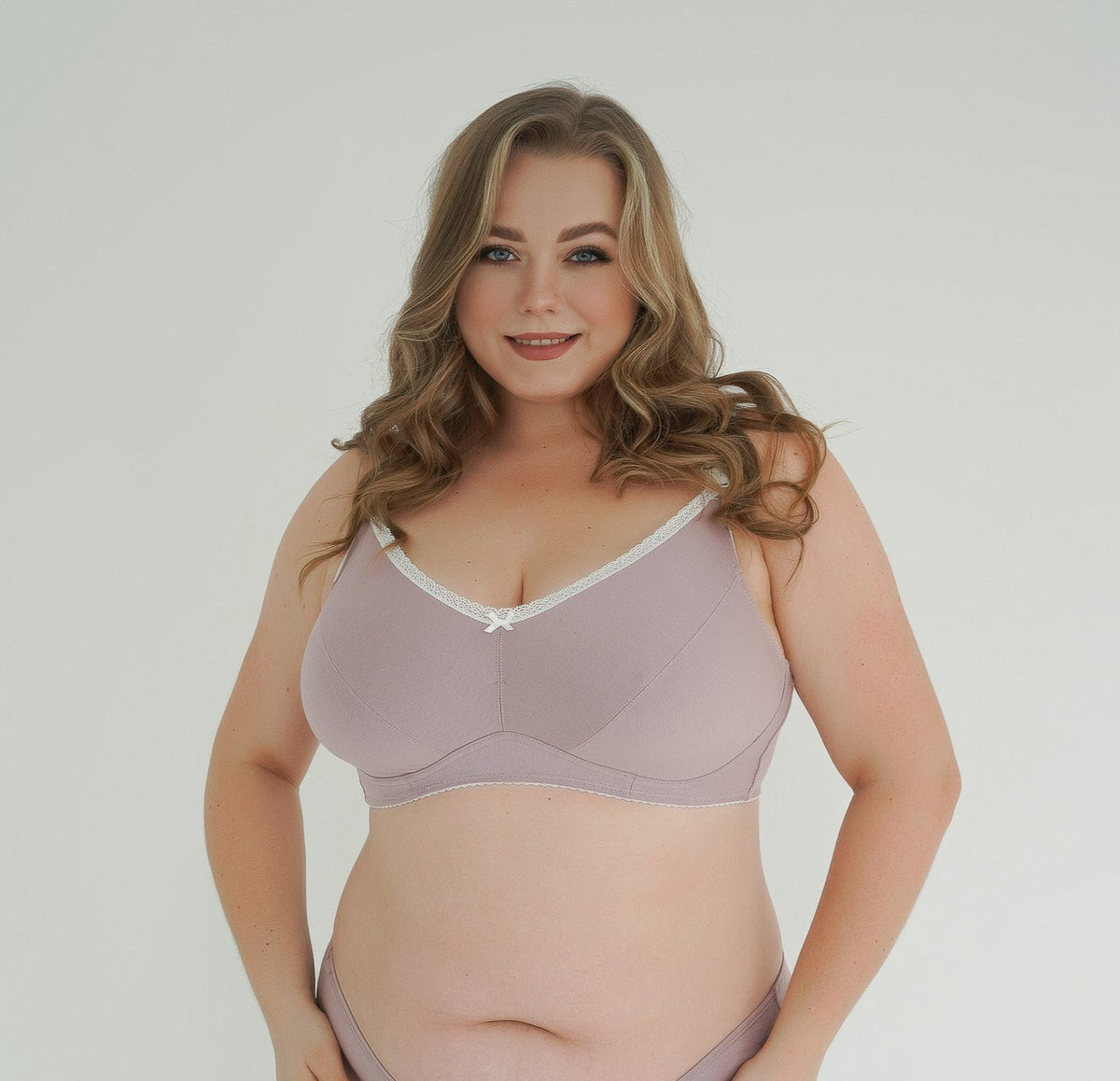 Reggiseno gravidanza e allattamento Soft&Lace lilla ametista curvy, taglie forti, pizzo bianco, senza ferretto, comodo