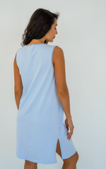 Retro della camicia da notte premaman Simple azzurro cielo, linea dritta senza maniche con spacco laterale e bordini grigi