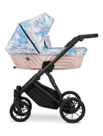 Passeggino Kunert Ivento con navicella a motivi di palme azzurre e rosa, scocca geometrica beige e ruote gel nere.