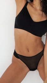 Coordinato intimo premaman nero, slip brasiliana in microfibra semitrasparente e reggiseno allattamento abbinato