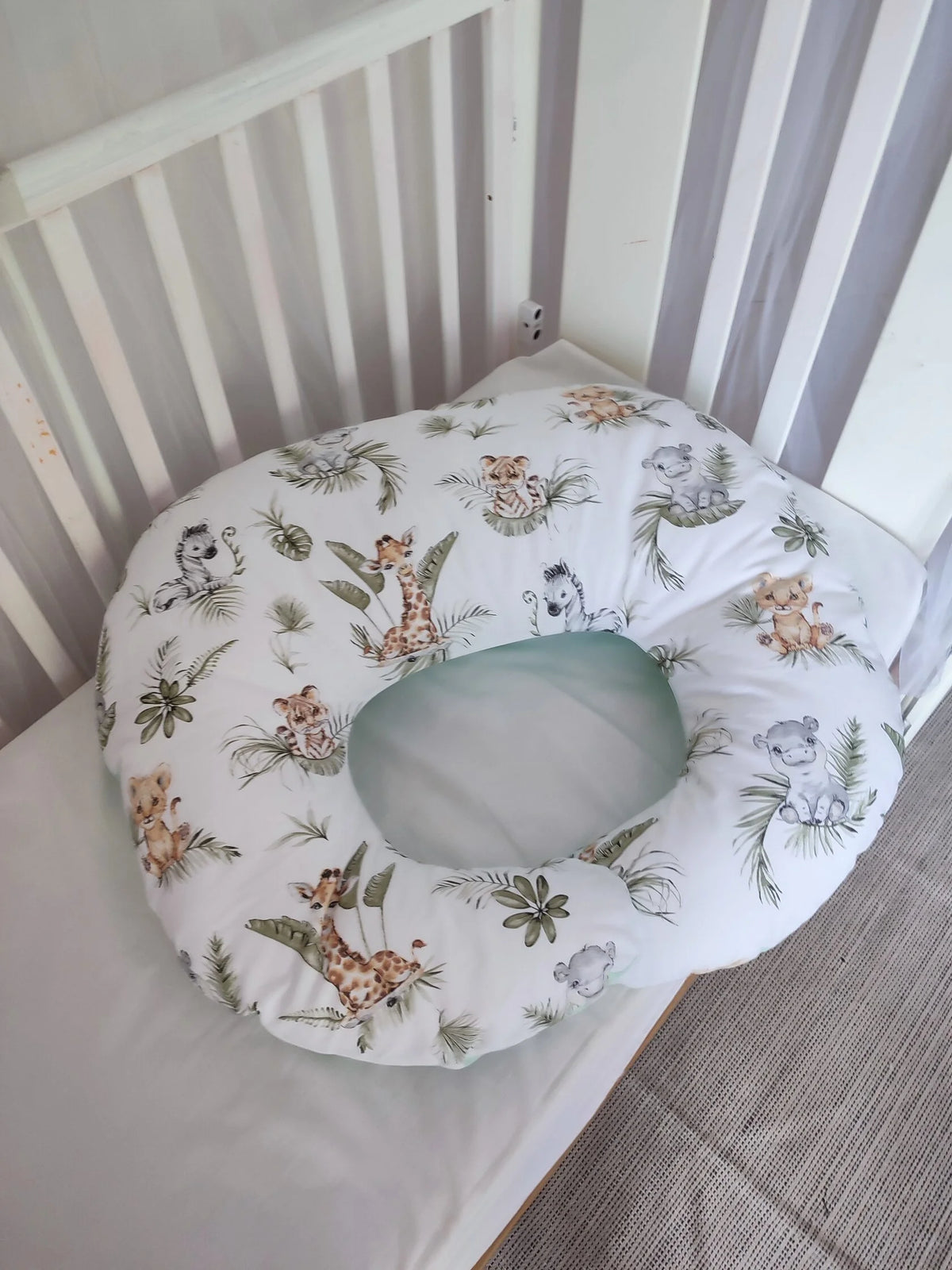 Cuscino allattamento gravidanza ciambella double face in cotone bianco e grigio, imbottitura siliconata, premaman ergonomico fatto a mano