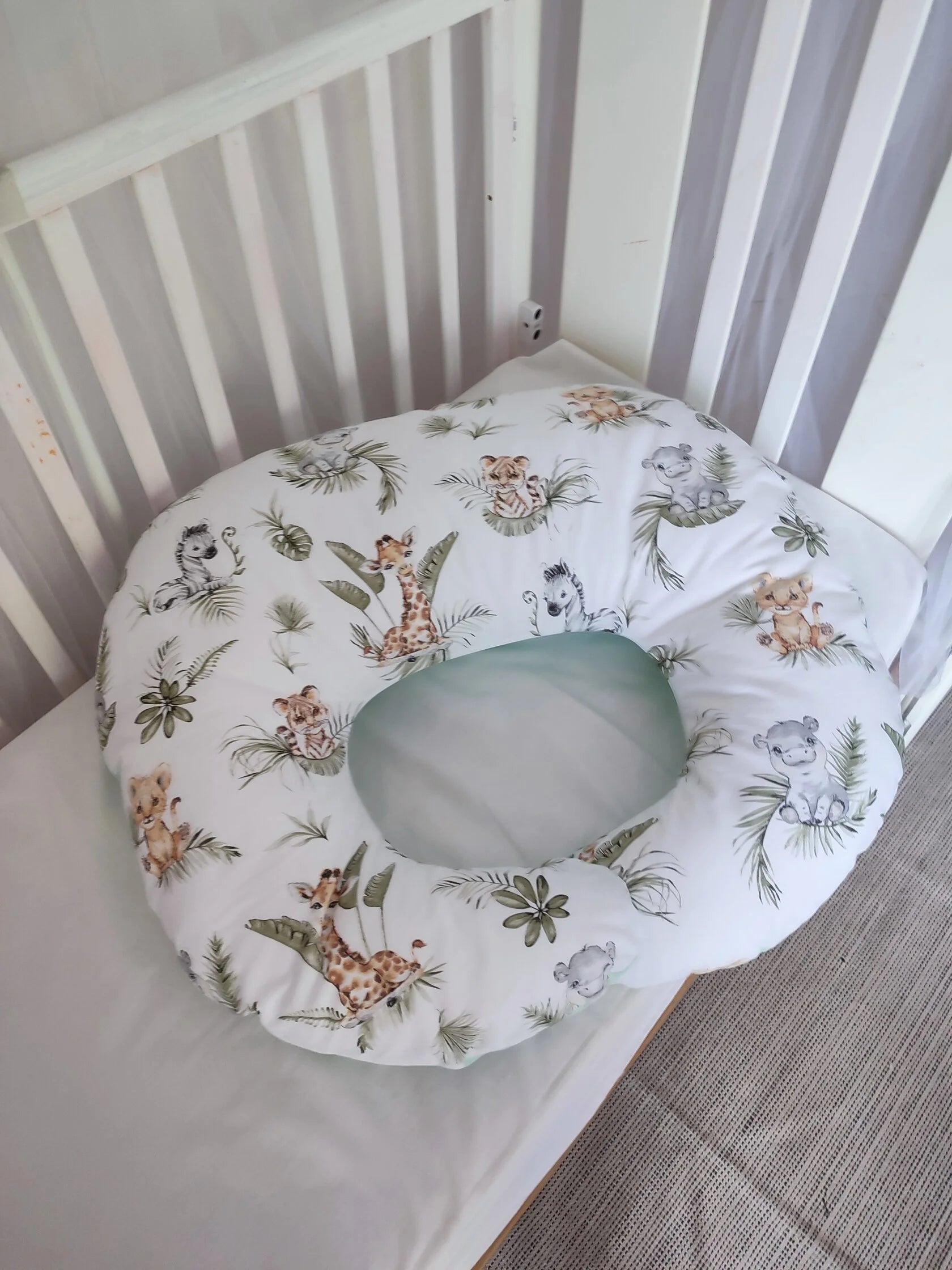 Cuscino allattamento gravidanza ciambella double face in cotone bianco e grigio, imbottitura siliconata, premaman ergonomico fatto a mano