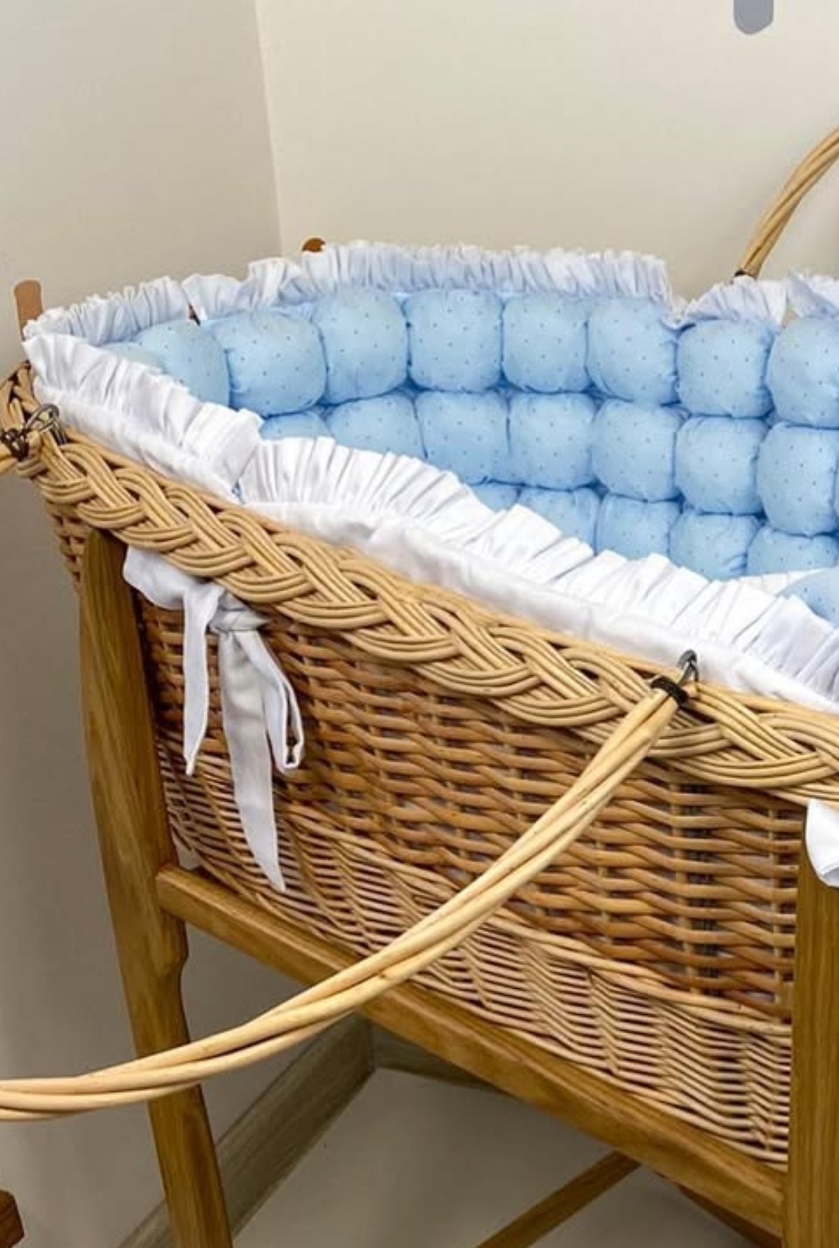 Culla in Vimini Intrecciata a Mano Tessitura Fitta Senza Cappuccio – Con Ruote o Dondolo - universo del bambino