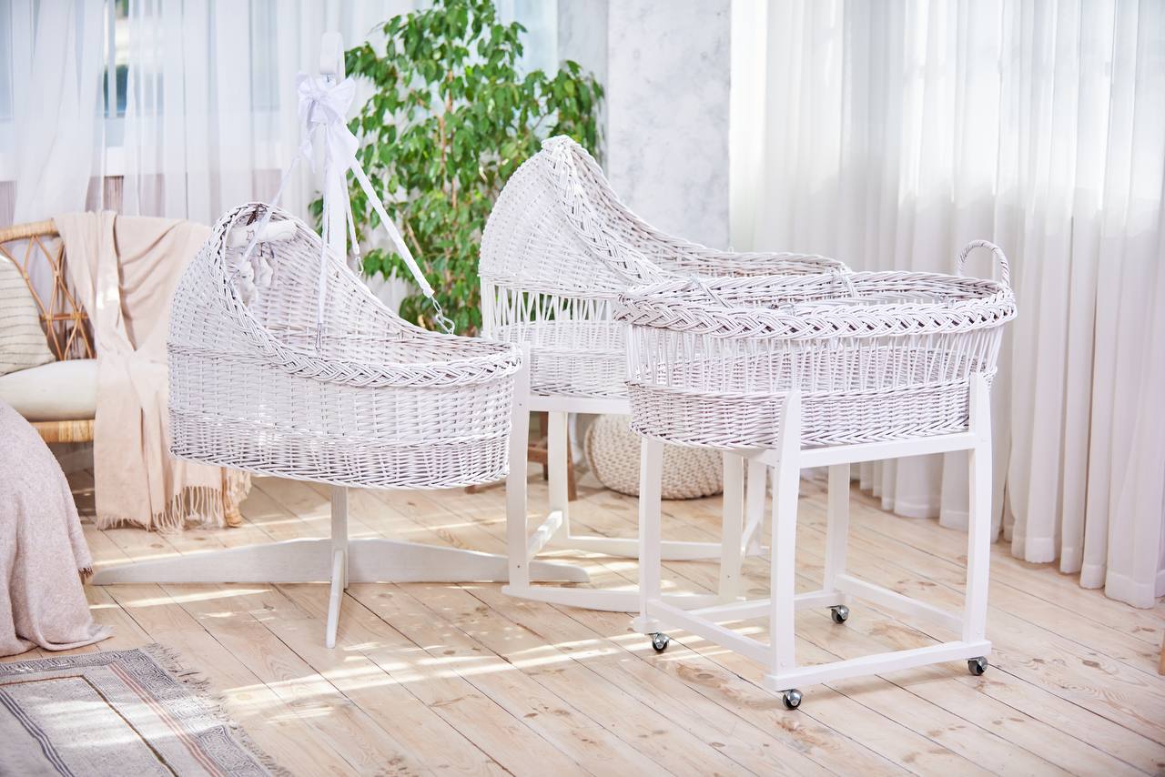 Culla in Vimini Intrecciata a Mano Tessitura Rara Senza Cappuccio – Con Ruote o Dondolo - universo del bambino