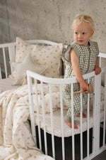 Culla standard bianca in cameretta boho con materassino – lettino 7in1