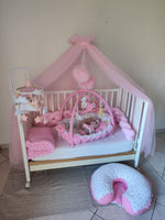 Cuscino allattamento transformer 3 in 1 bianco stelle oro con bordo e tasca rosa baby, abbinato a set lettino 
