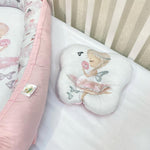 Cuscino anti plagiocefalia neonato a farfalla con fatina rosa, supporto ergonomico testa piatta per lettino neonata.