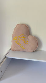 Cuscino a forma di cuore rosa con ricamo dorato Little Princess, decorazione cameretta