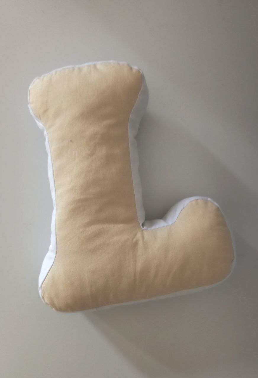Cuscino lettera in tessuto cucito a mano, personalizzabile con extra su richiesta
