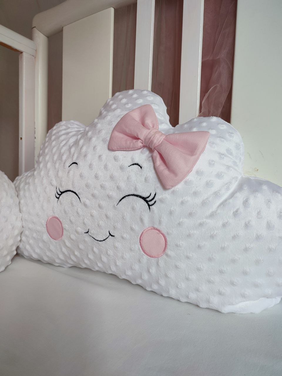 Cuscino Paracolpi Decorativo Nuvoletta per Lettino e Cameretta con Fiocco - universo del bambino
