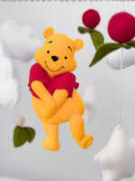 Personaggio Winnie the Pooh in feltro per giostrina culla, decorazione artigianale con carillon e stelle per neonati.