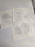 Disegni a matita su carta dei personaggi di Hercules neonato e Pegaso per la creazione della giostrina