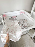 Materassino fasciatoio con membrana  impermeabile in cotone bianco con elefantina rosa e retro a cuori, bordi soffici con fiocchi per cameretta bimba