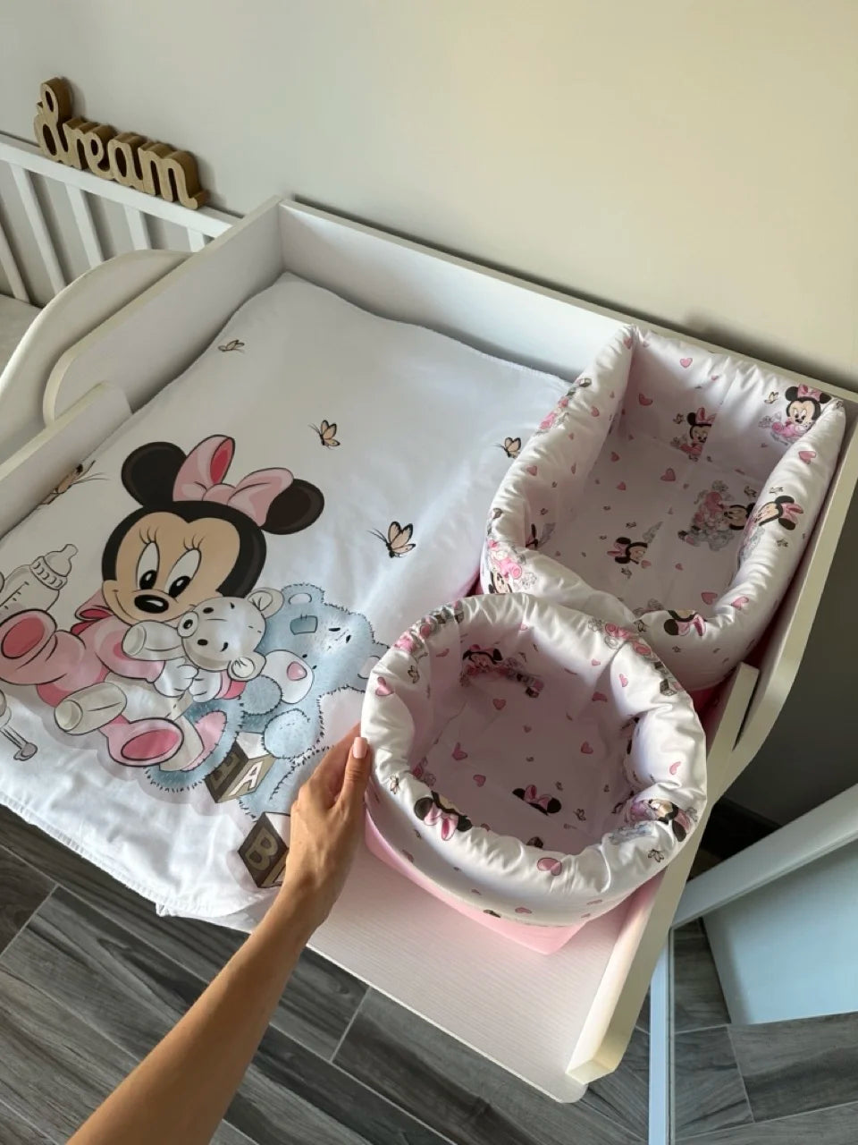 Set fasciatoio neonata Minnie Mouse rosa bianco bordi medi cestino coordinato impermeabile fatto a mano