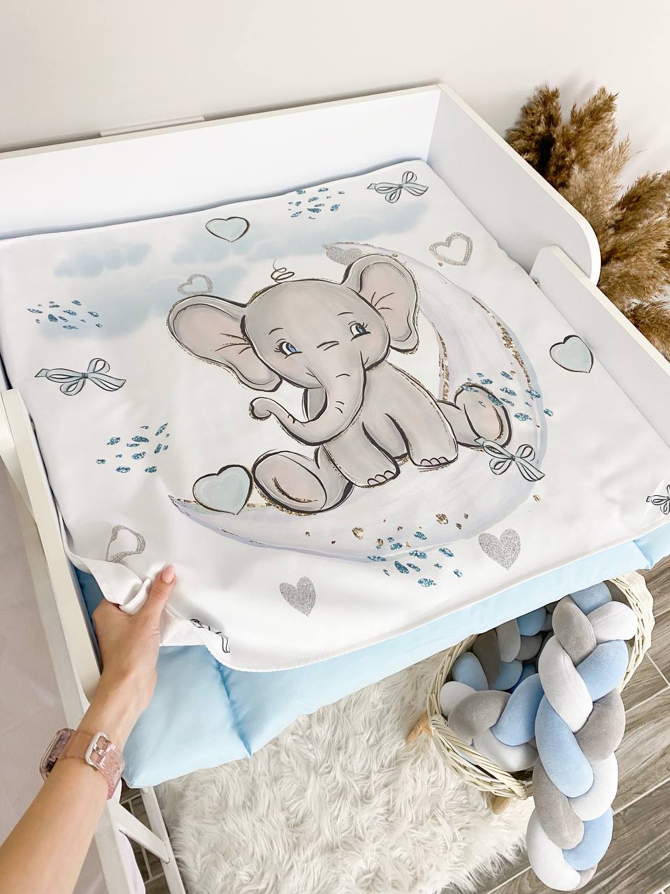Materassino fasciatoio intrecciato neonato in cotone elefantino azzuro grigio, treccia paracolpi removibile fatta a mano, double face impermeabile su misura