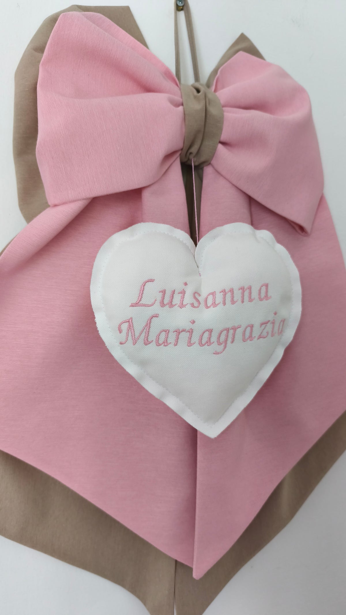 Fiocco nascita artigianale rosa baby con dettagli sabbia e cuore imbottito personalizzabile con nome a scelta