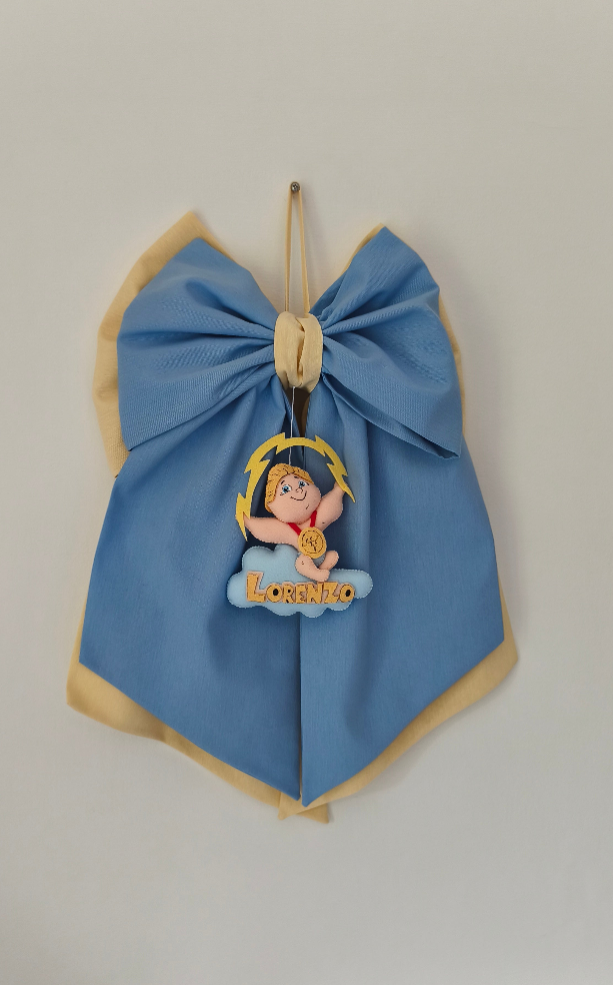 Fiocco nascita azzurro avio e beige con piccolo Ercole pendente su una nuvola e fulmini dorati in tessuto per bimbo.