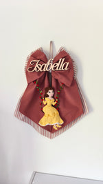 Fiocco nascita artigianale rosa antico con la principessa Belle Disney e nome personalizzato in plexiglas