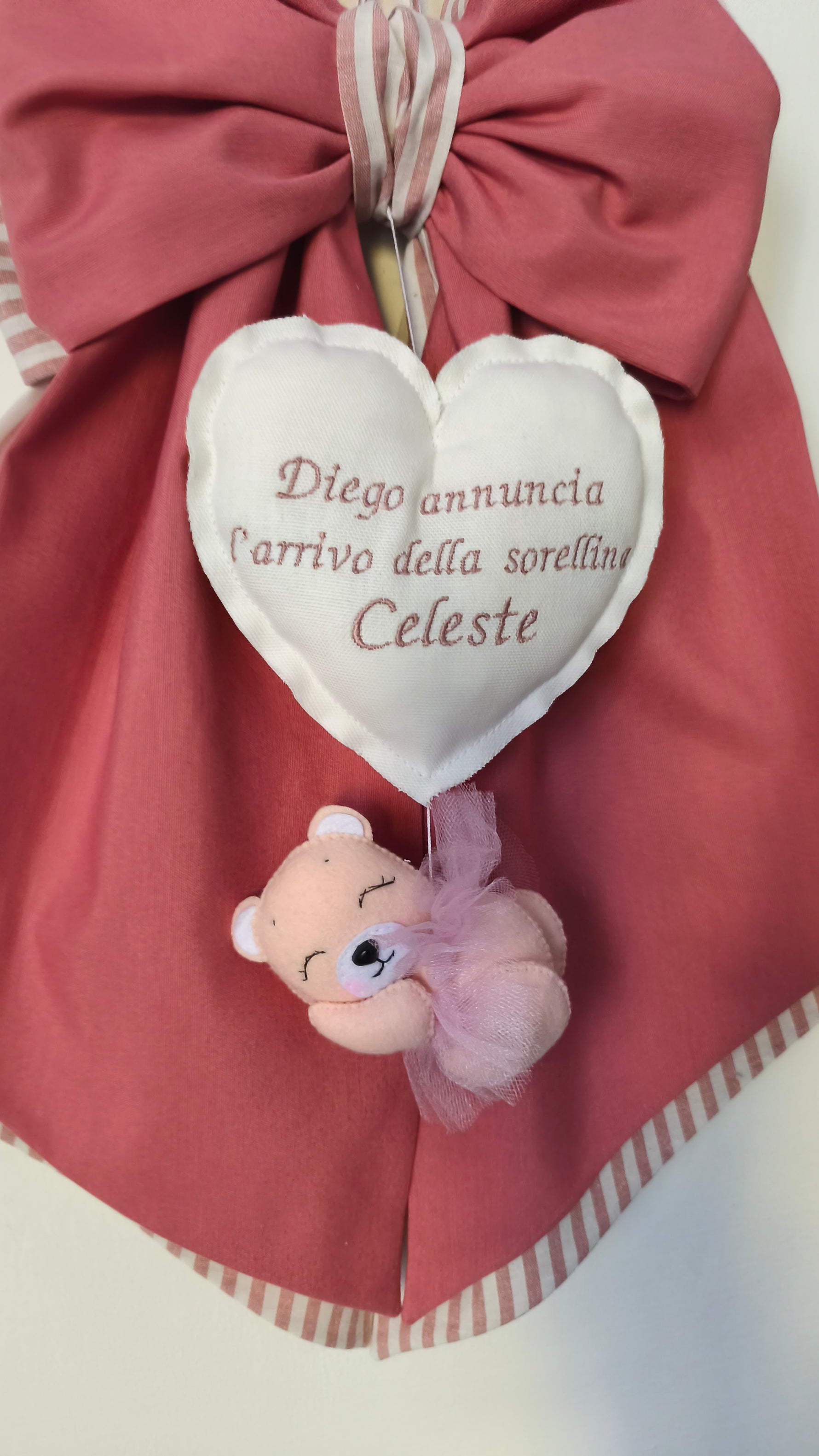 Fiocco nascita femmina cotone marsala cuore bianco scritta annuncio sorellina orsetta tutù porta ospedale personalizzato