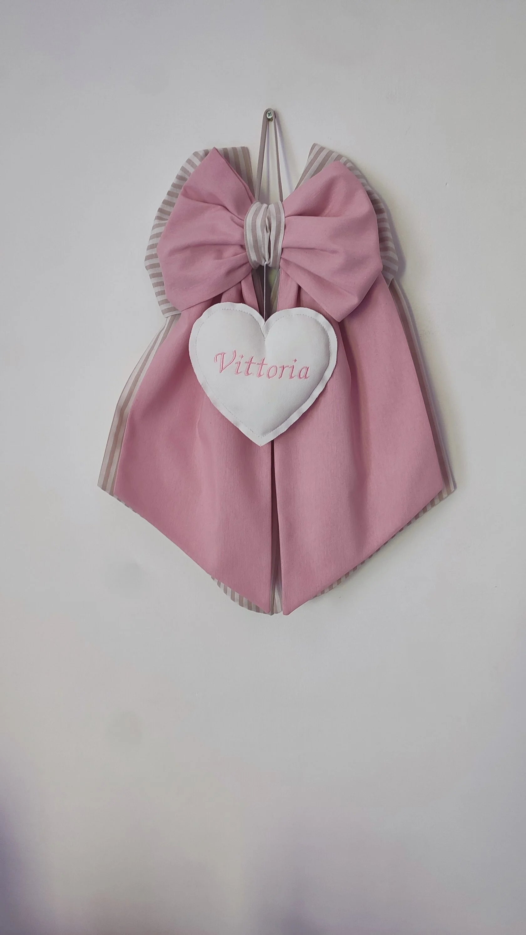 Fiocco nascita fatto a mano bimba rosa baby e righe tortora cuore bianco ricamato per portone culla e ospedale