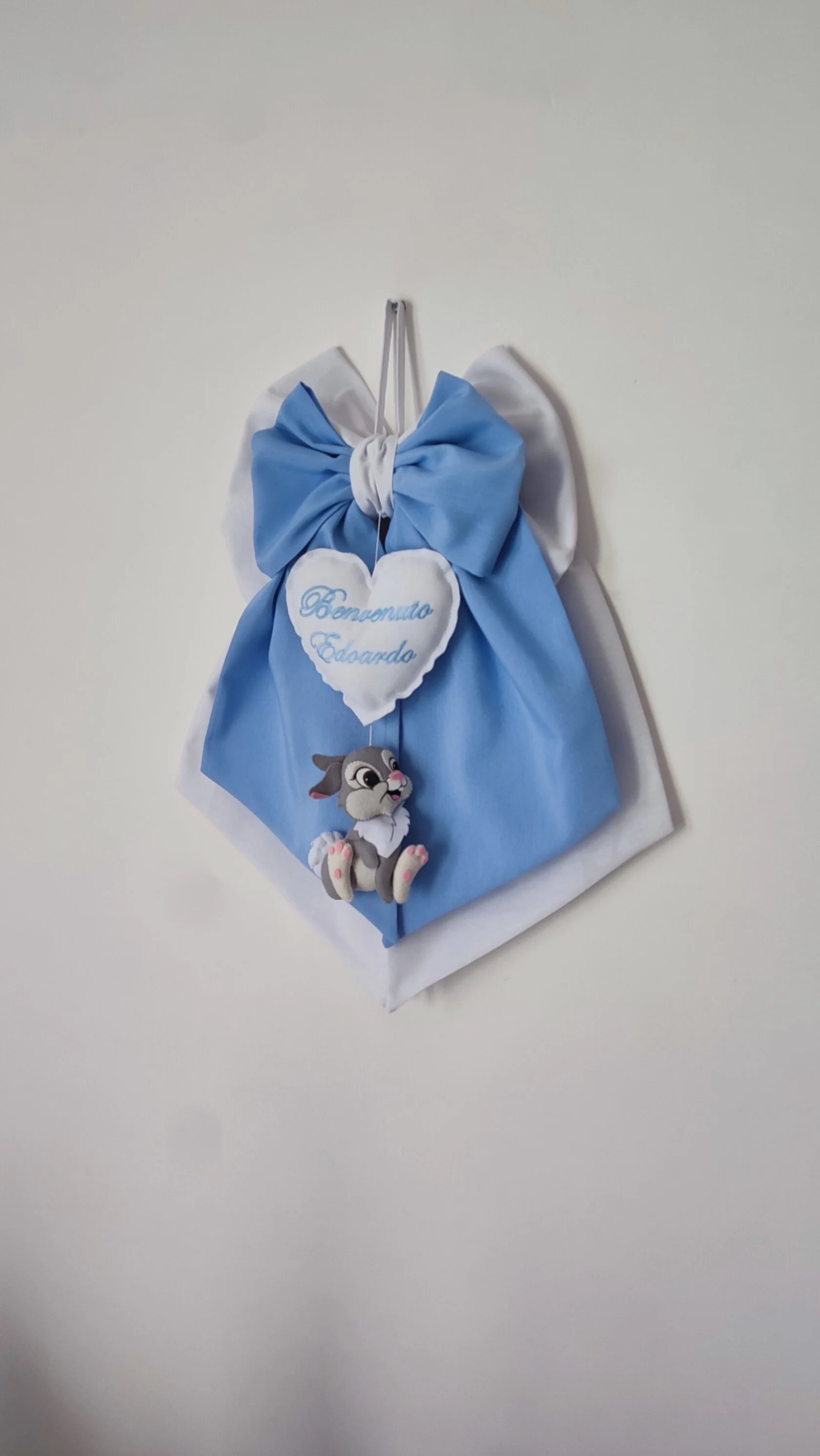 Fiocco nascita fatto a mano bimbo azzurro cielo e bianco cuore ricamato benvenuto personalizzato coniglietto feltro