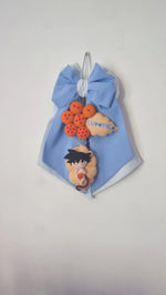 Fiocco nascita bimbo azzurro tema Dragon Ball con baby Goku su nuvola in feltro, sfere del drago arancioni e nome personalizzato, fatta a mano