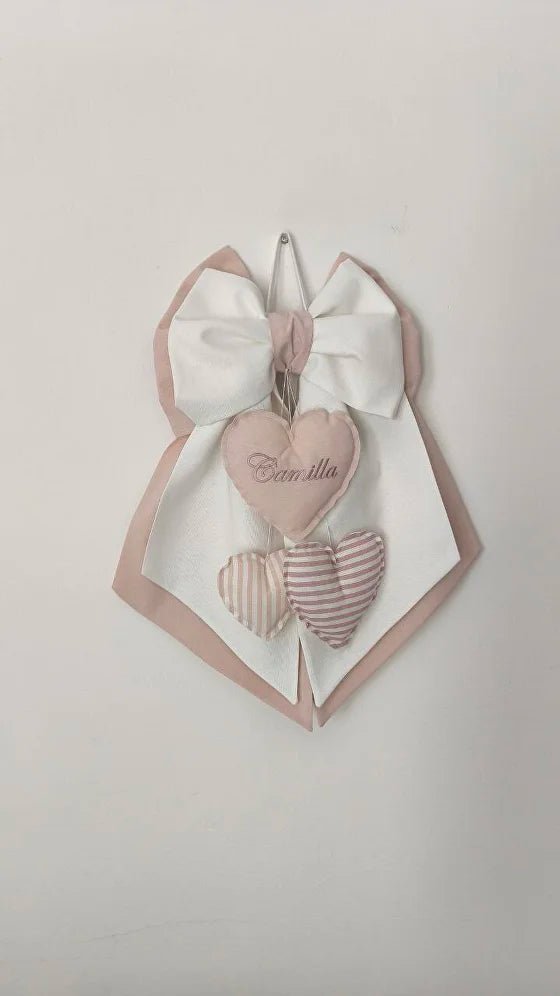 Fiocco Nascita Personalizzato Tre Cuoricini/Stelline Rosa Cipria – Urgenza in 24 ore! - universo del bambino