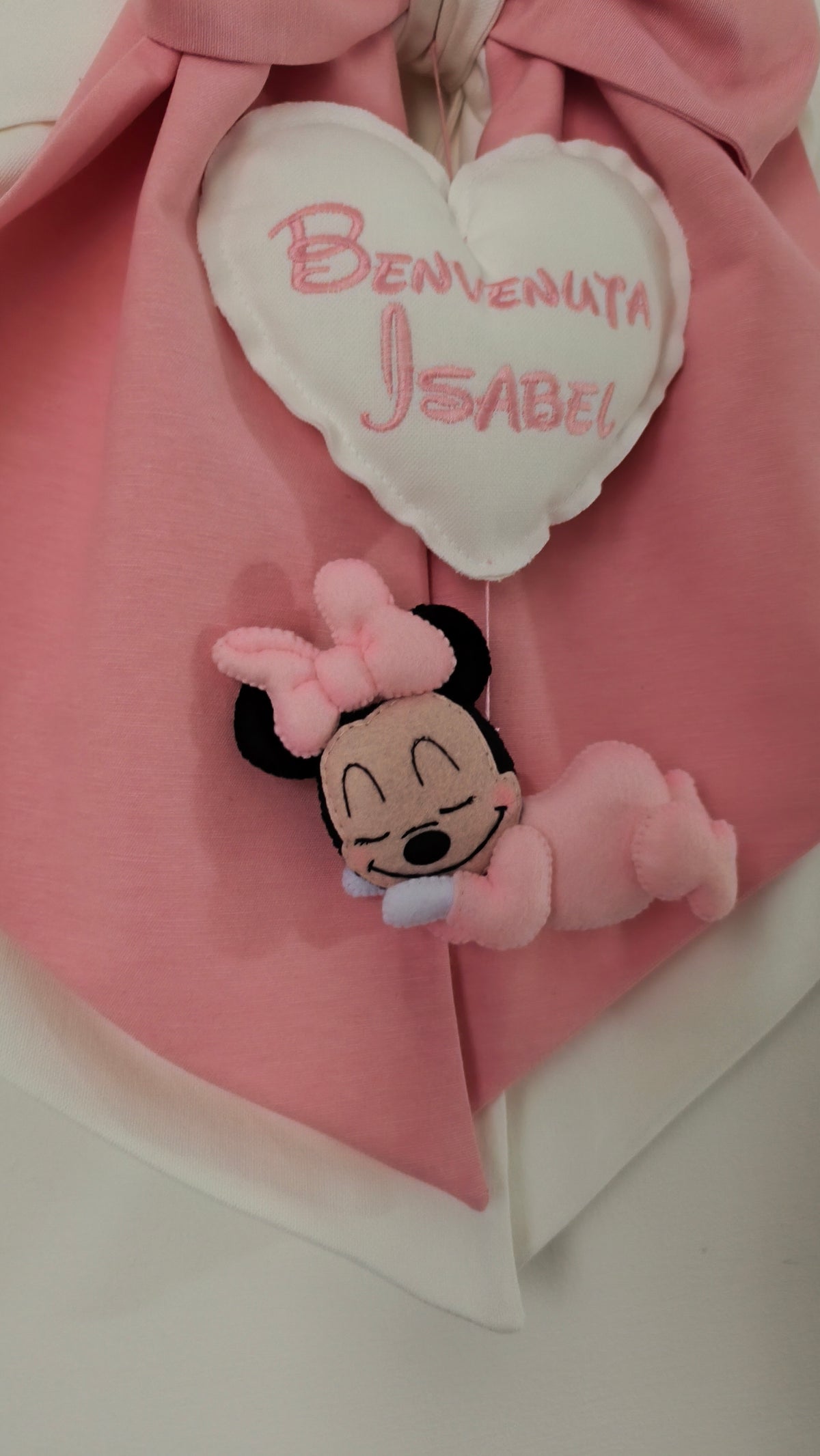 Fiocco nascita rosa bianco cuore ricamato benvenuta nome tema topolina feltro dormiente decorazione nascita femmina