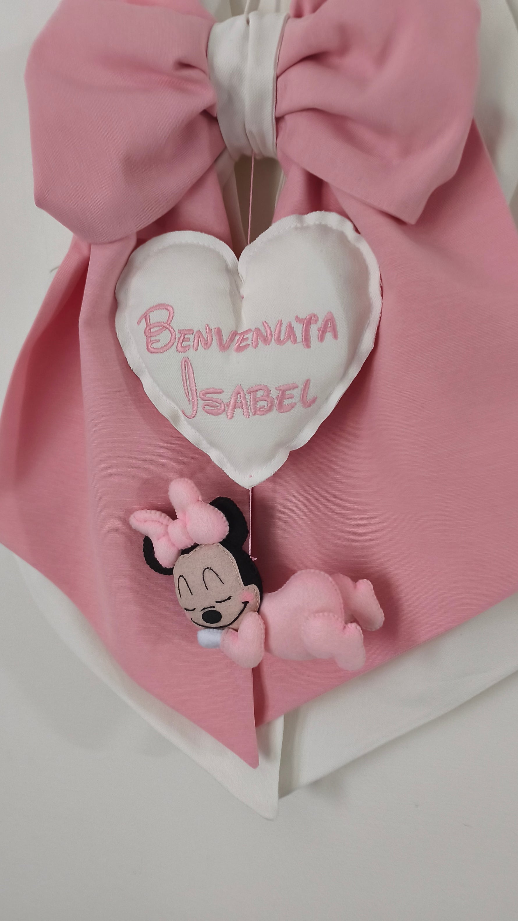 Fiocco nascita rosa bianco cuore ricamato benvenuta nome tema topolina feltro dormiente decorazione nascita femmina