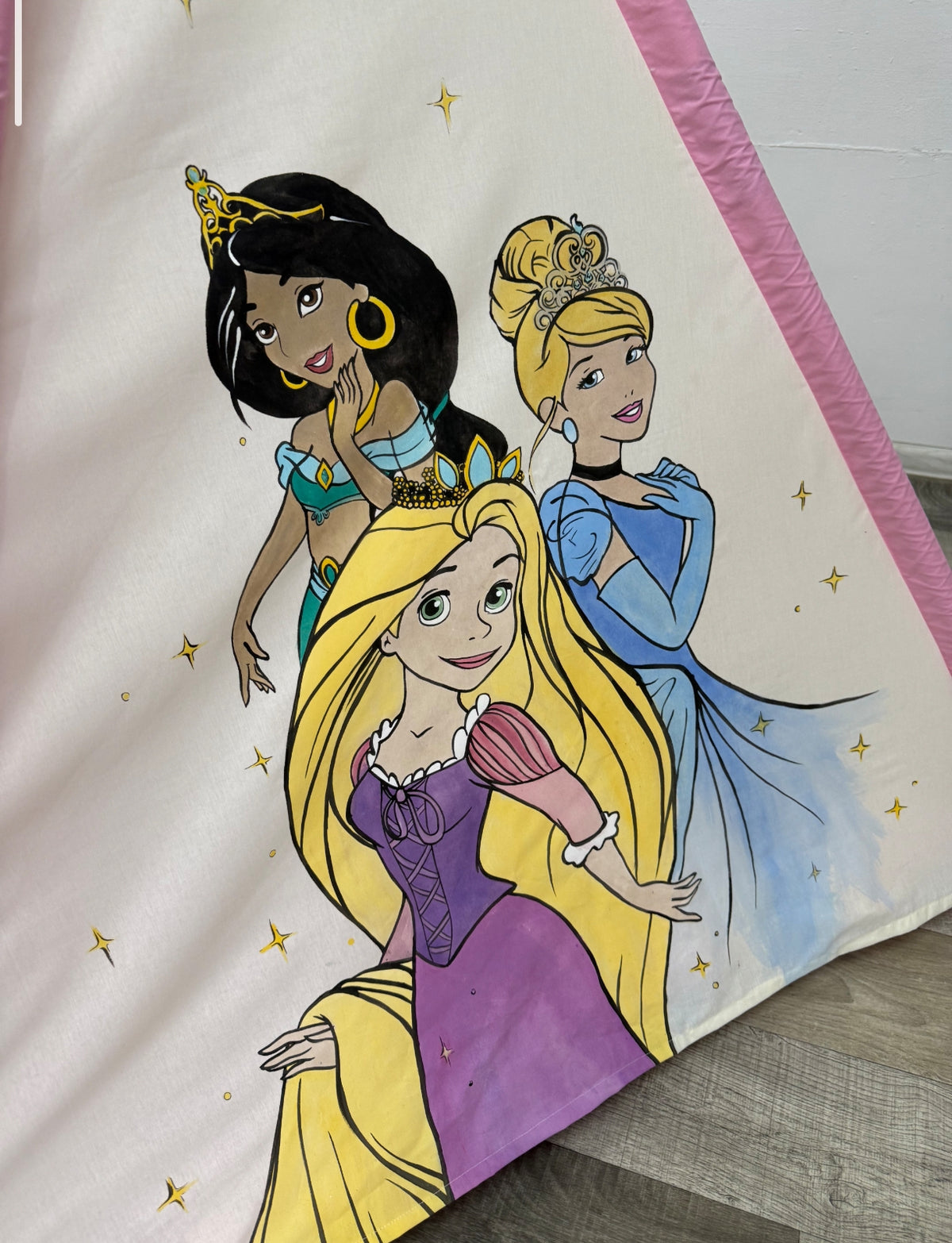 Tenda giochi bambini rosa dipinta a mano  principesse princess , con materassino imbottito, cuscino e pali pieghevoli e una bambina