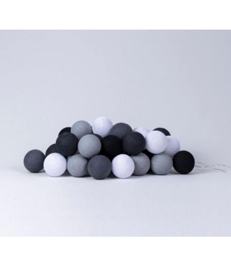 Palline di cotone ghirlanda luminosa toni bianco grigio e nero, decorazione minimale 