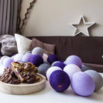 Ghirlanda luminosa a sfere cotone tonalità viola e lilla, decorazione casa moderna