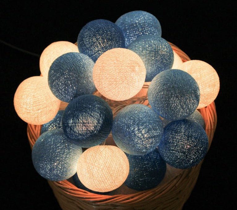 Ghirlanda Luminosa LED a Palline di Cotone per Cameretta Bambini - universo del bambino