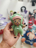  Dettaglio di Tony Tony Chopper in feltro vestito da ninja per giostrina culla, decorazione cameretta neonato anime