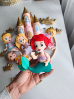 Mobile lettino legno con principessa Ariel Sirenetta in feltro e corone, regalo nascita artigianale cameretta bimba