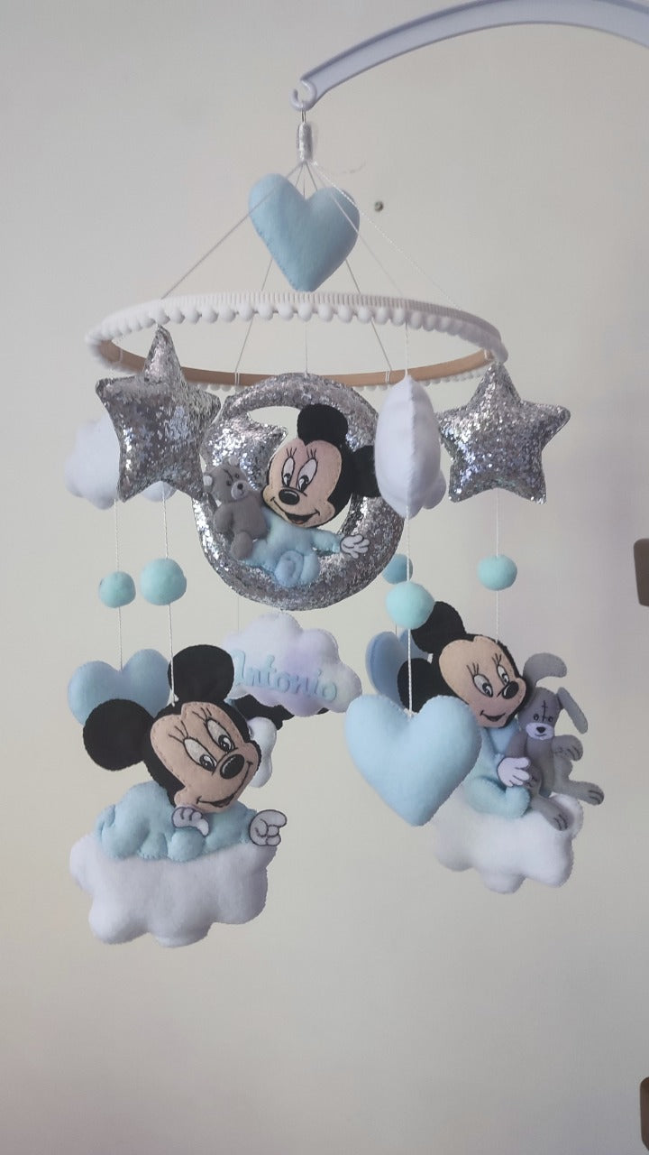Giostrina culla Topolina feltro cucita a mano con nome personalizzato, luna glitter argento cuori azzurro neonato