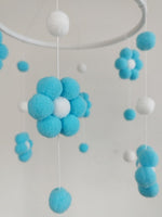 Giostrina Musicale Culla Personalizzata | Fiori Pon Pon Azzurro - universo del bambino