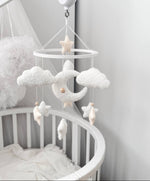 Giostrina Musicale Culla Personalizzata | Luna e Nuvole Bouclé Bianco - universo del bambino