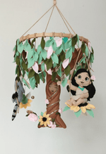 Giostrina Musicale Culla Personalizzata | Pocahontas, Procione e Kalibri in Feltro - Universo del Bambino