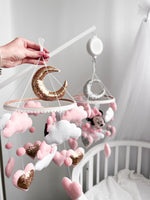 Giostrina musicale culla Minnie Mouse rosa feltro luna glitter oro neonata handmade cameretta