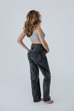 Jeans premaman grigio scuro vista posteriore, schiena alta in denim per sostegno lombare