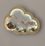 Lampada cameretta a nuvola oro con luce LED calda accesa, nome personalizzato e orsetto che dorme sulla luna