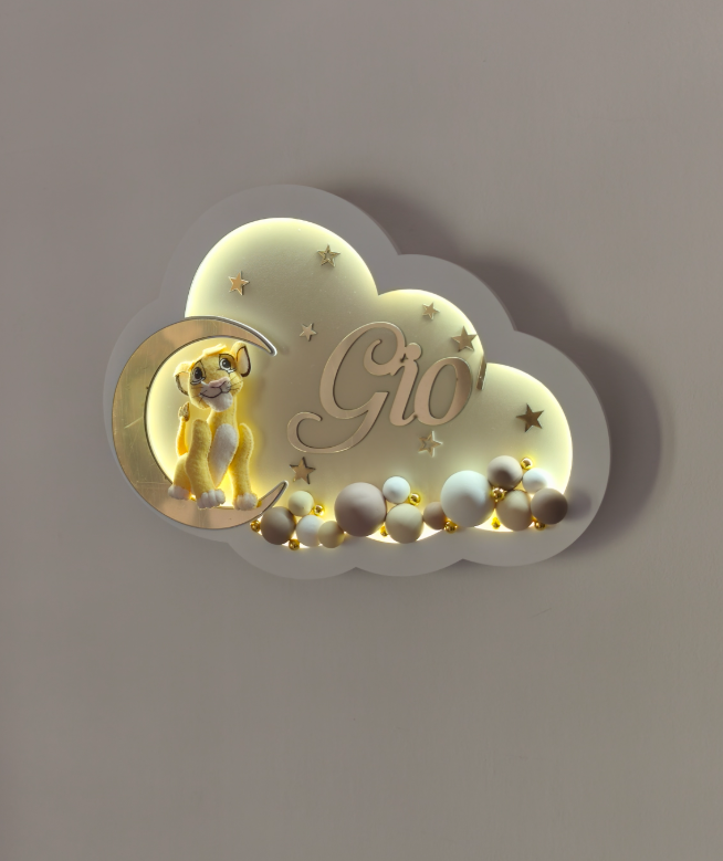 Lampada cameretta bambino a nuvola oro con Simba sulla luna, stelle e nome in lettere specchiate, decorazione da parete