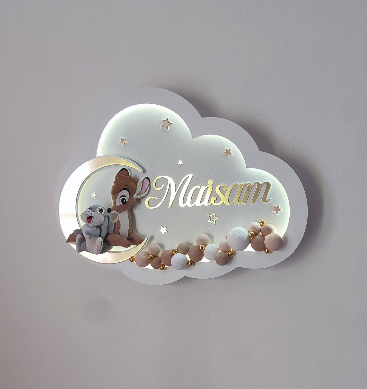 Luce notturna nuvola Bambi e Tamburino con nome dorato e palline fatte a mano beige, panna e oro. Lampada LED neonati.
