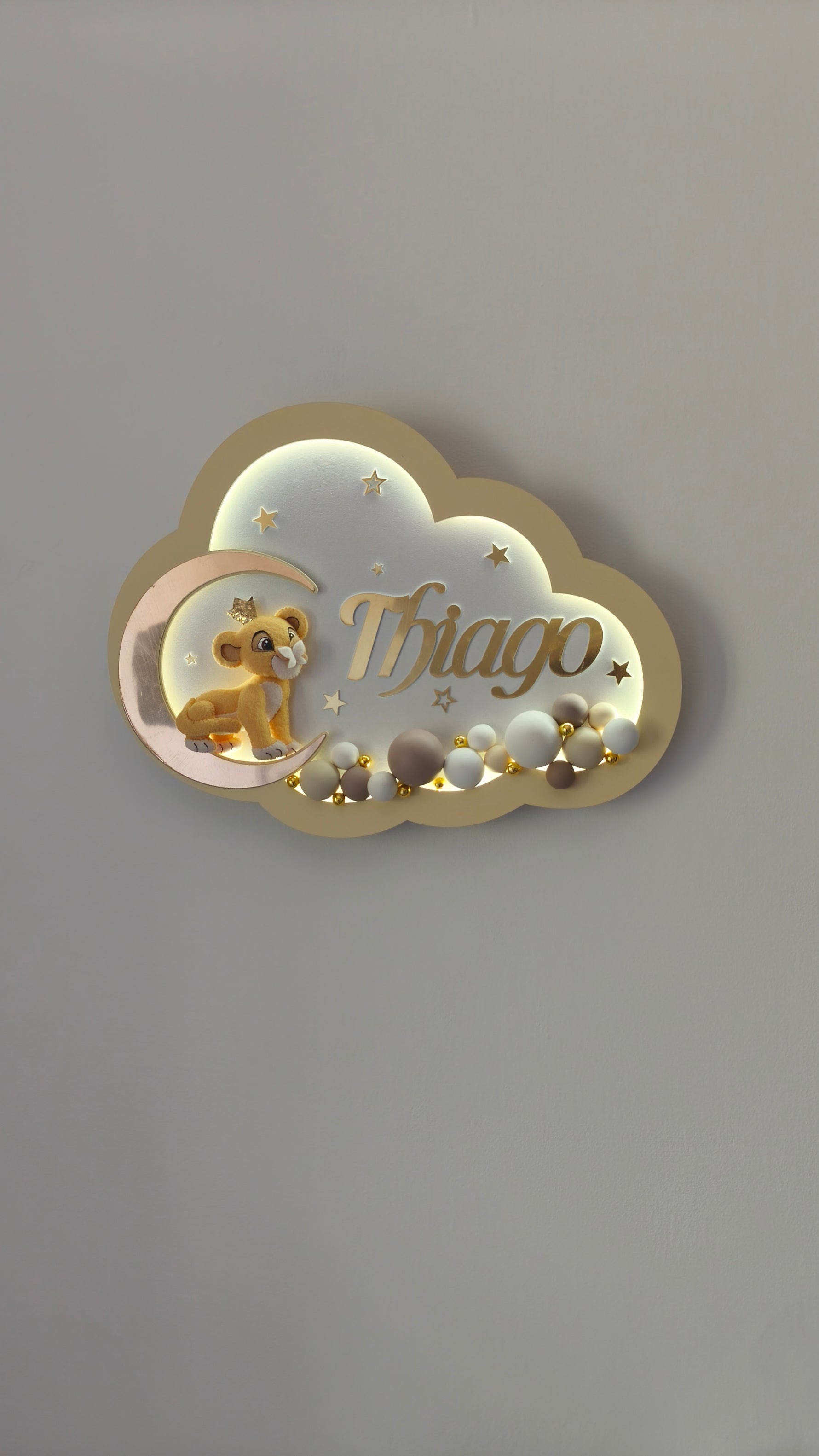 Lampada led nuvola lion king oro con nome bimbo, perline tortora e luna dorata 