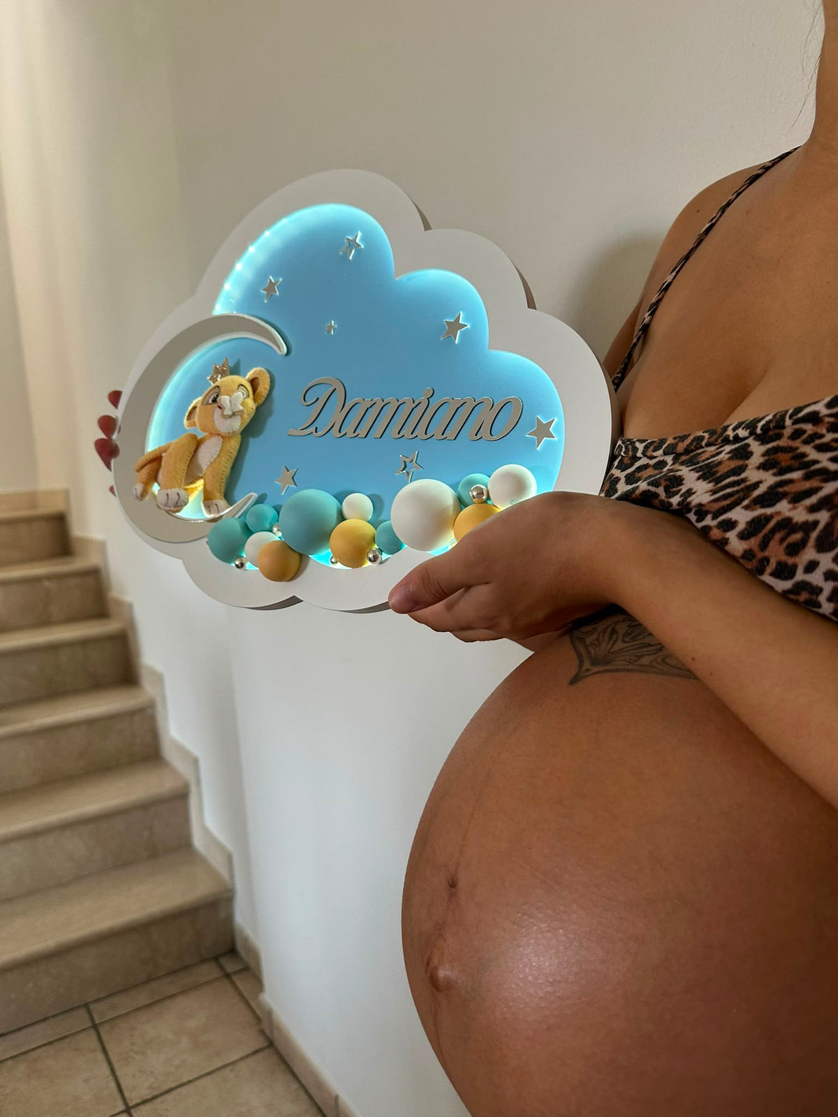 Lampada nuvola azzurra personalizzata, perline decorative fatte a mano, luna argento e stelle