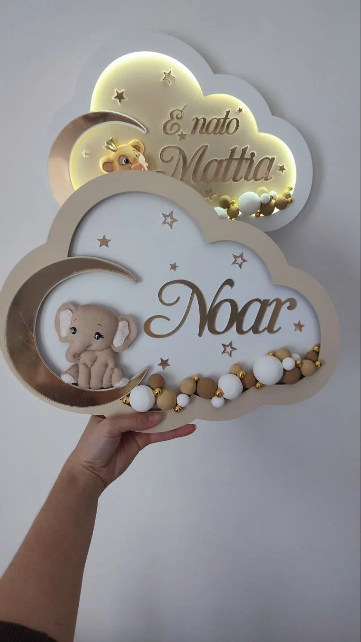 luce notturna artigianale nuvola beige oro con elefantino e paline dipinte a mano 